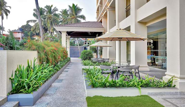 Holiday Inn Goa Candolim Alfresco Dining